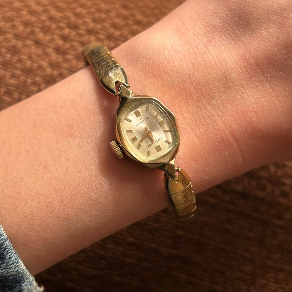 Vintage gold watch (needs repair)